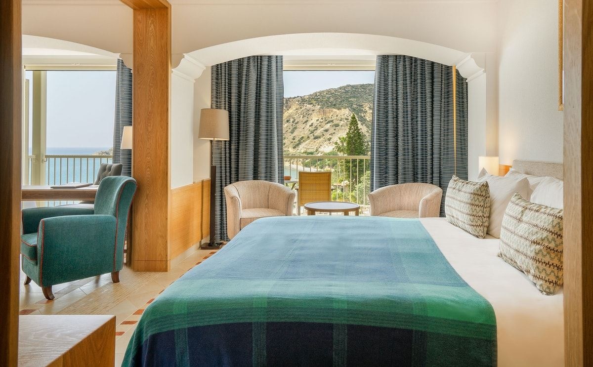 rooms-executive-suite-panorama-view-balcony-or-terrace