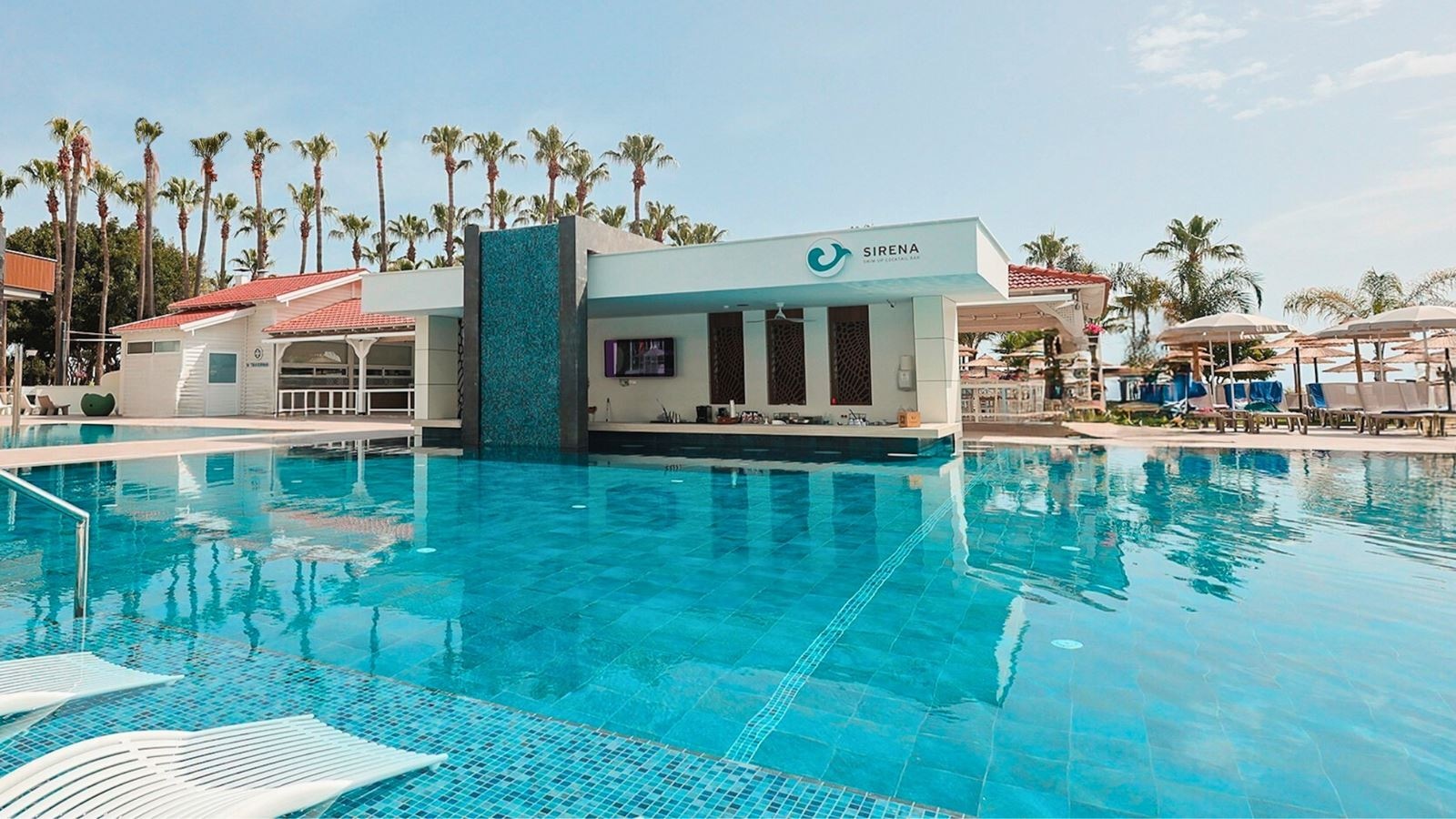 bars-sirena-pool-bar