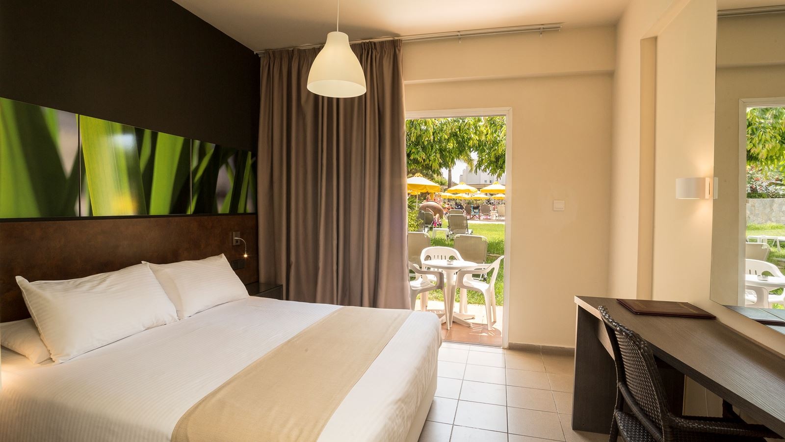 rooms-2-rooms-standard-family-room-balcony-or-terrace