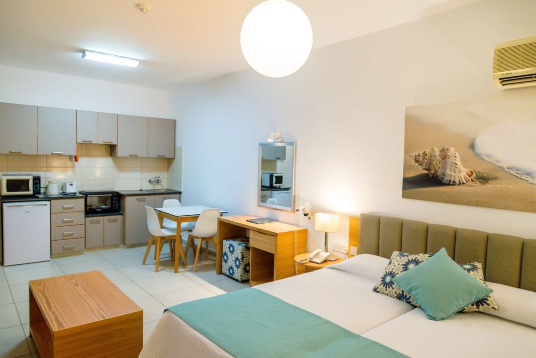 rooms-superior-studio-balcony-or-terrace