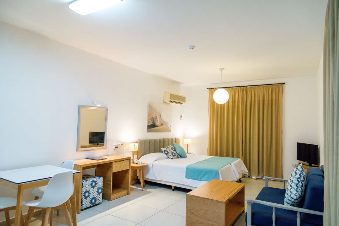 rooms-superior-studio-balcony-or-terrace