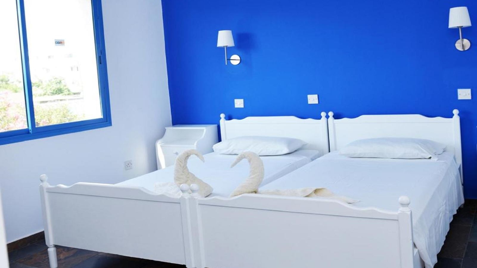 rooms-1-bedroom-standard-apartment-pool-view-balcony-or-terrace