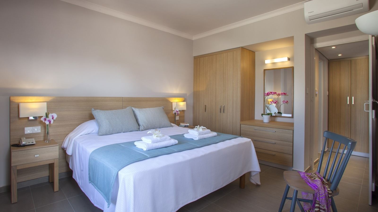 rooms-2-bedroom-superior-apartment-balcony-or-terrace