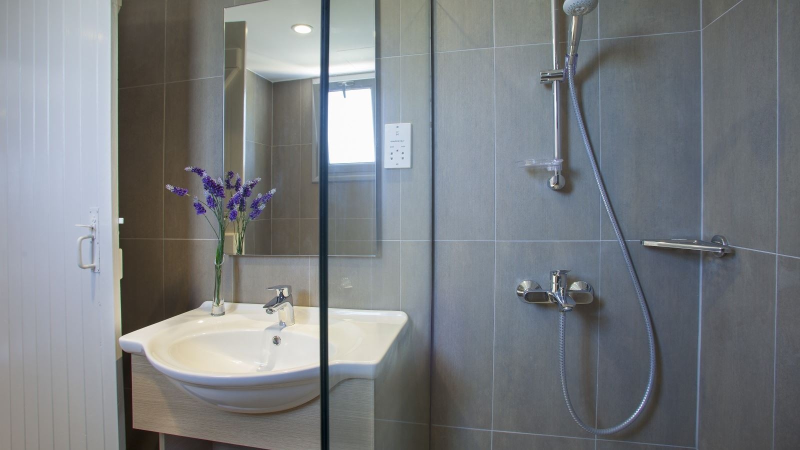 rooms-1-bedroom-superior-apartment-balcony-or-terrace