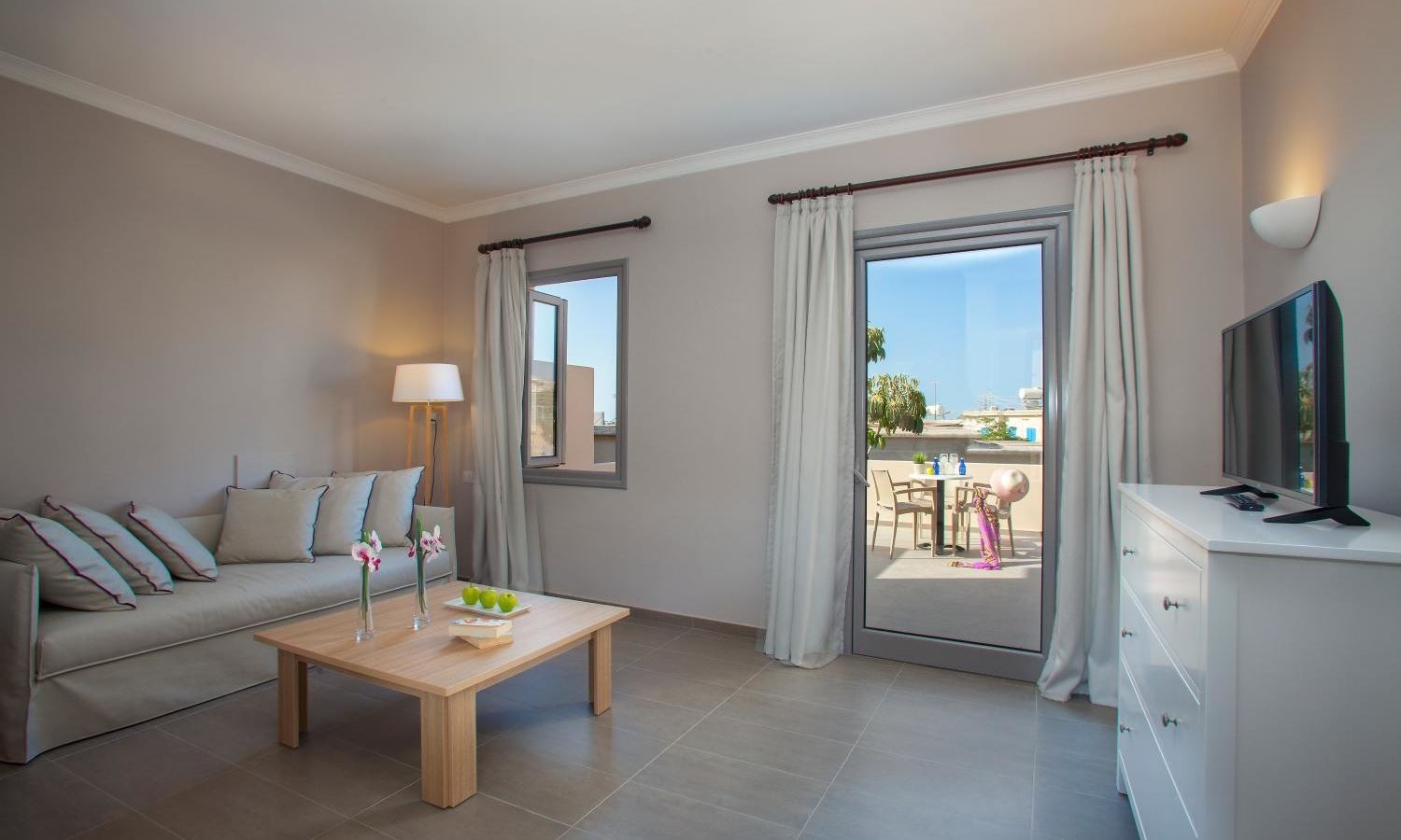 rooms-1-bedroom-suite-privatepoolterrace