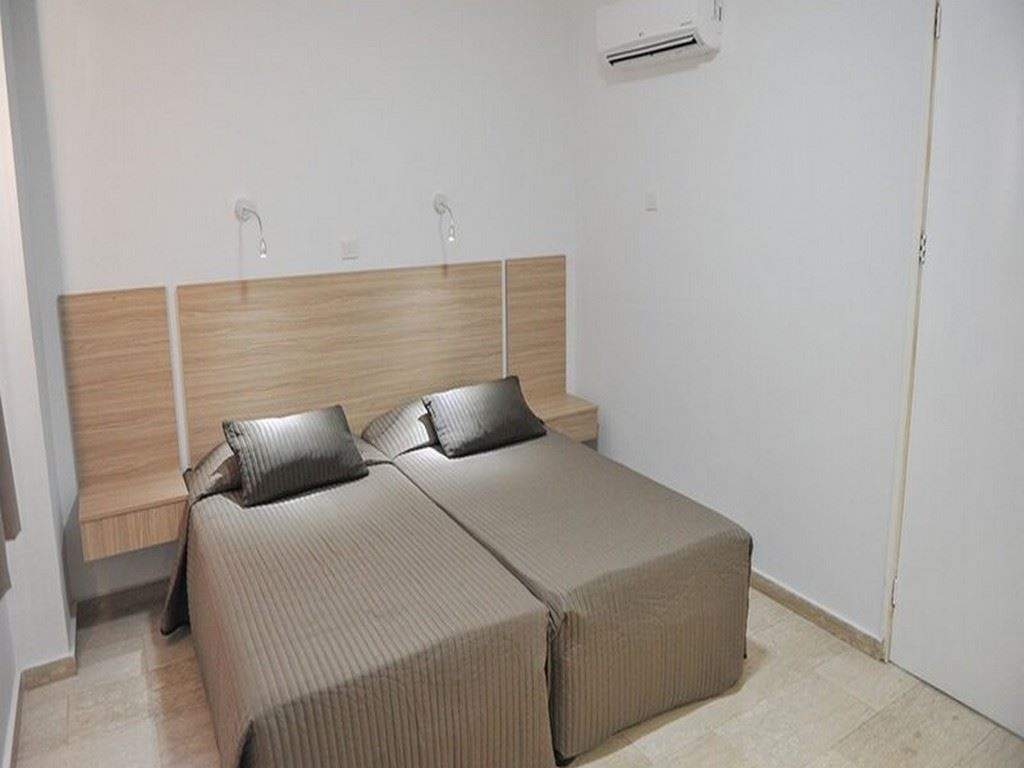 rooms-one-bedroom-pool-view