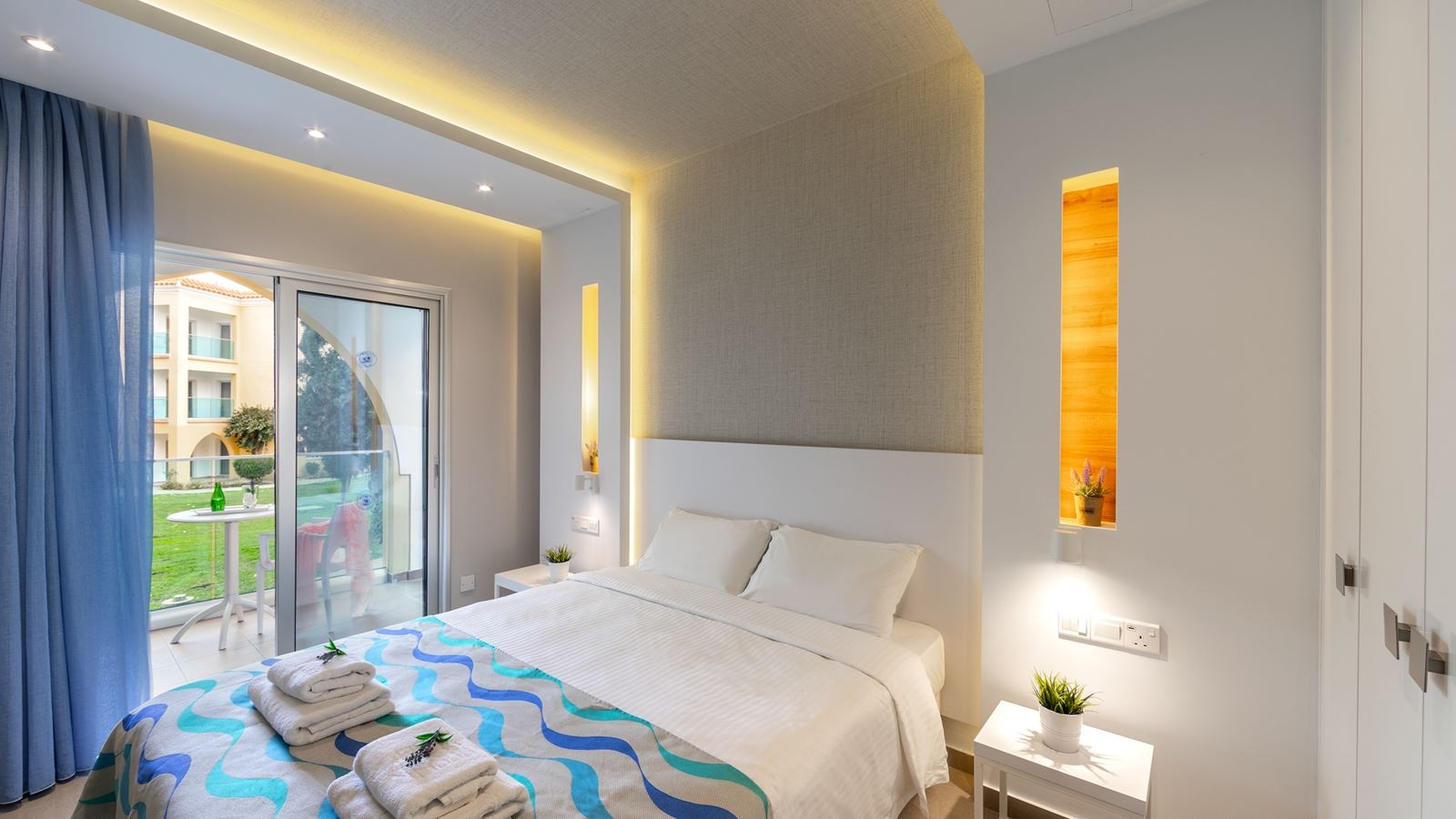 rooms-one-bedroom-garden-view-suite