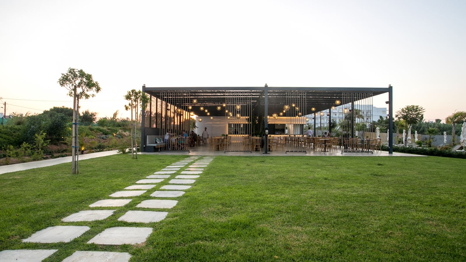 restaurants-restaurant