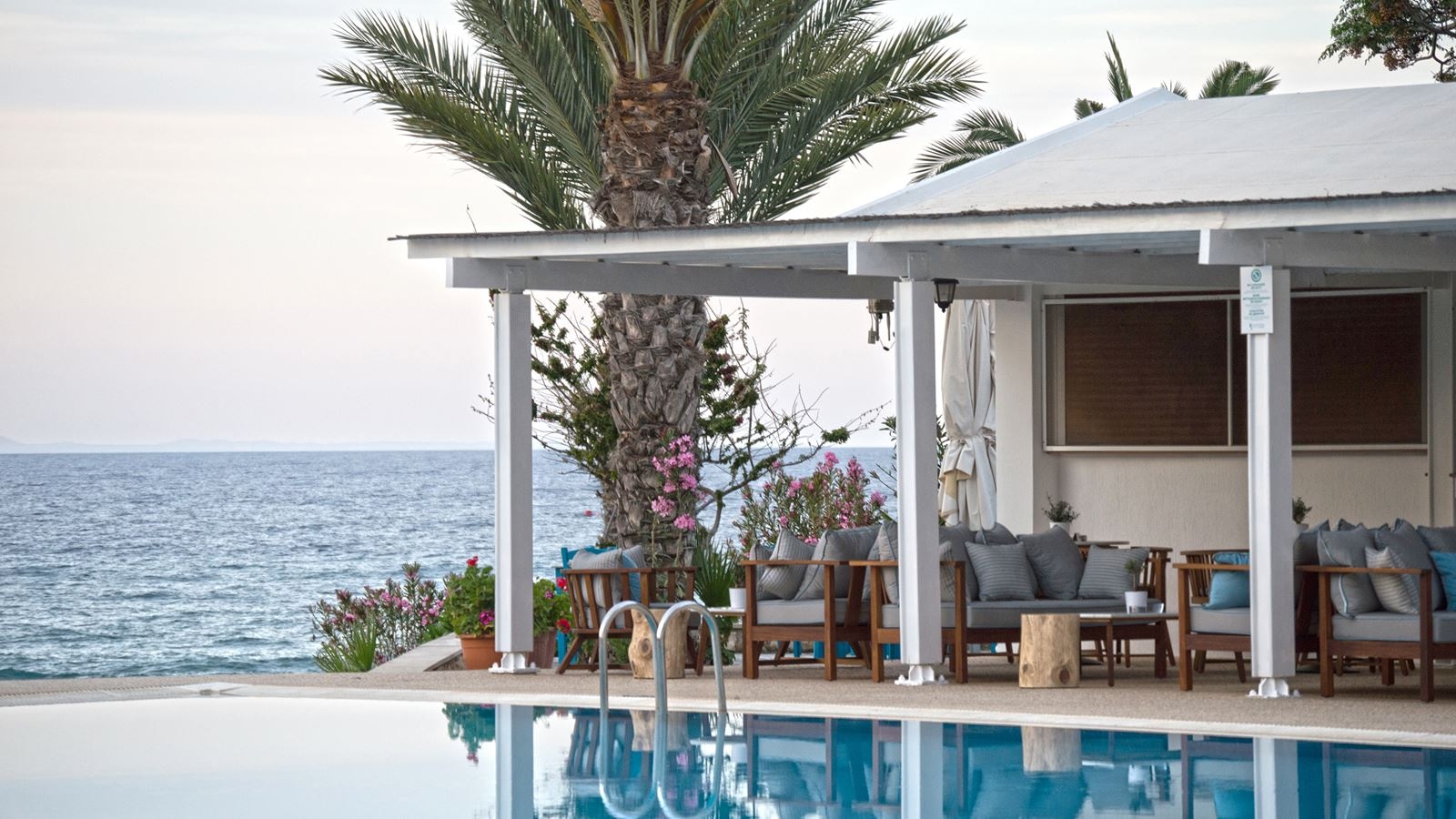 restaurants-yialos-pool-bar