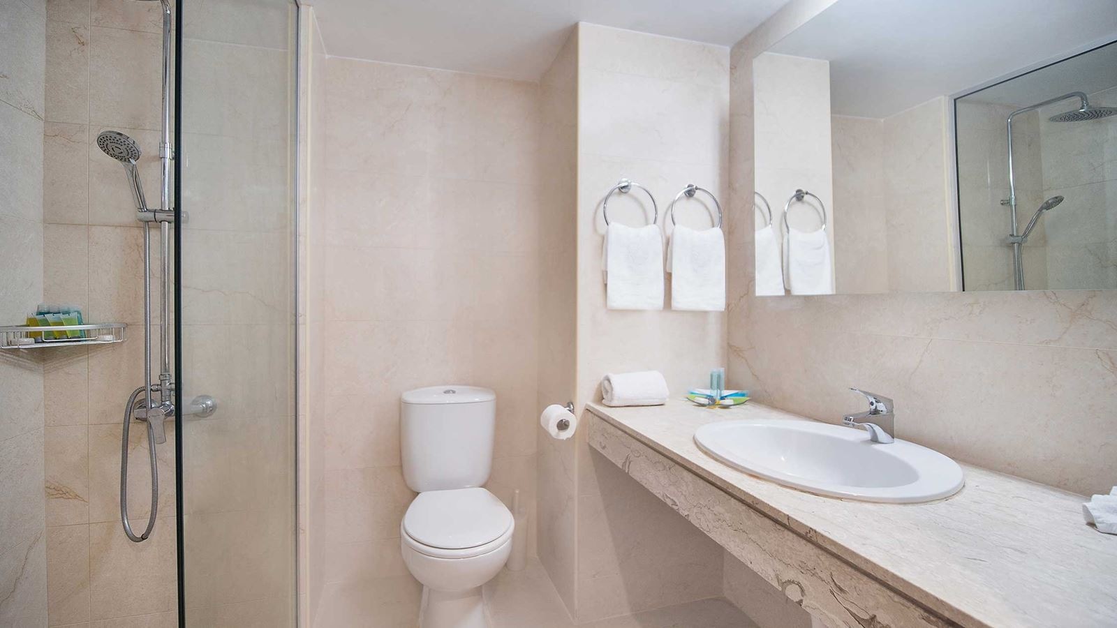 rooms-standard-single-pool-view