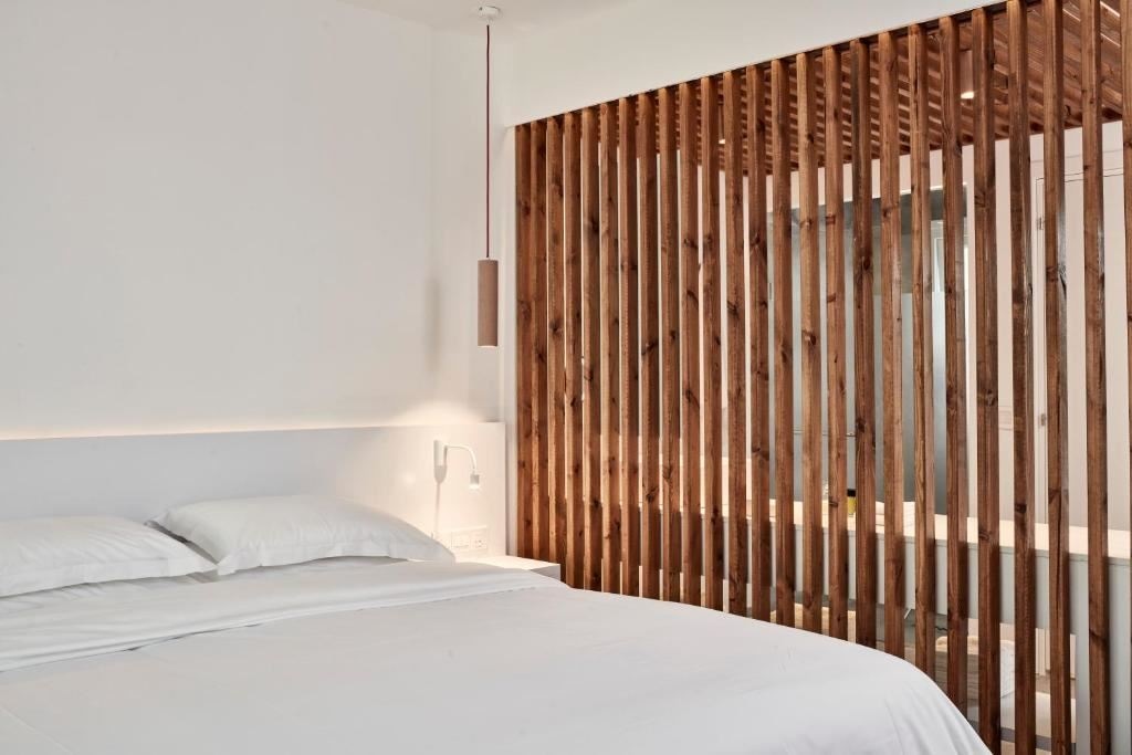 rooms-suite-1-bedroom-beach-view-private-pool