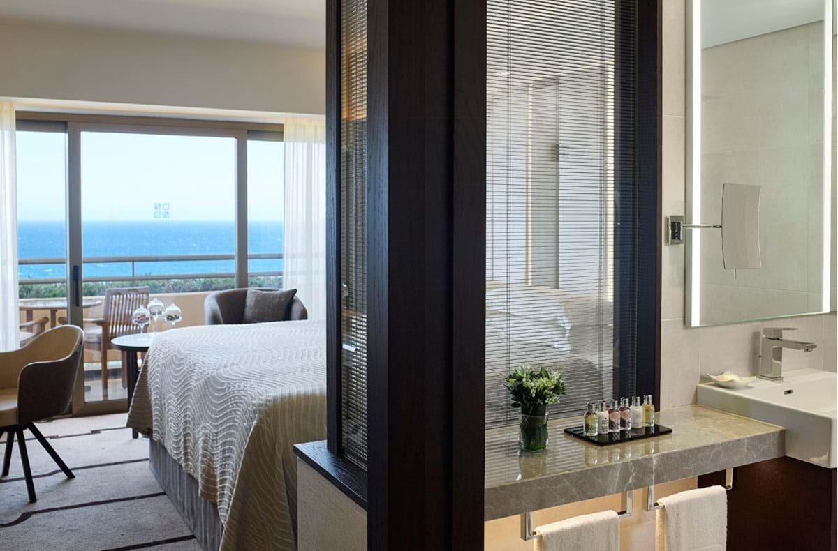 rooms-superior-room-seaview-balcony