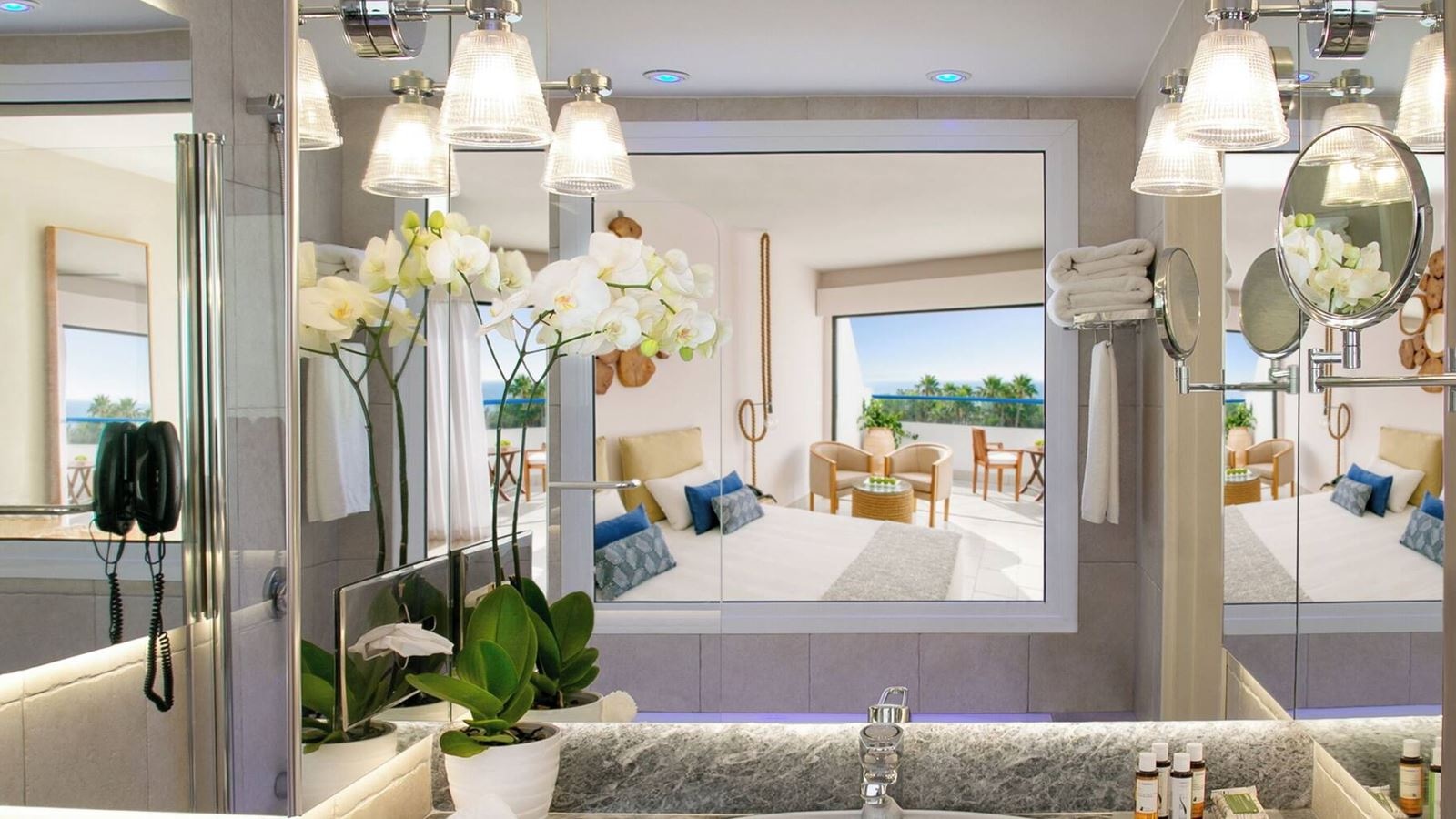 rooms-twin-standard-room-seaview-balcony