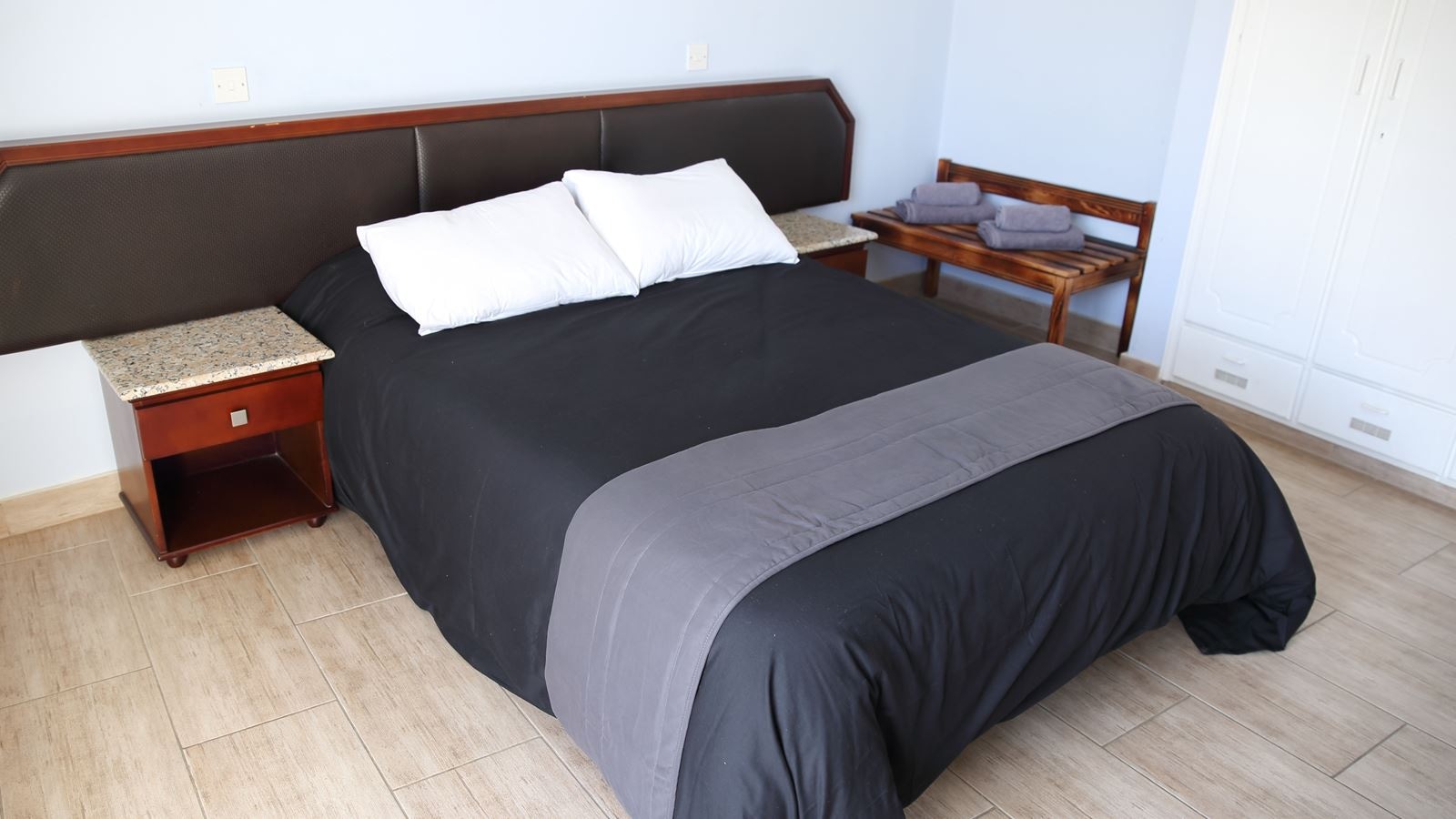 rooms-single-standard-studio-balcony-or-terrace