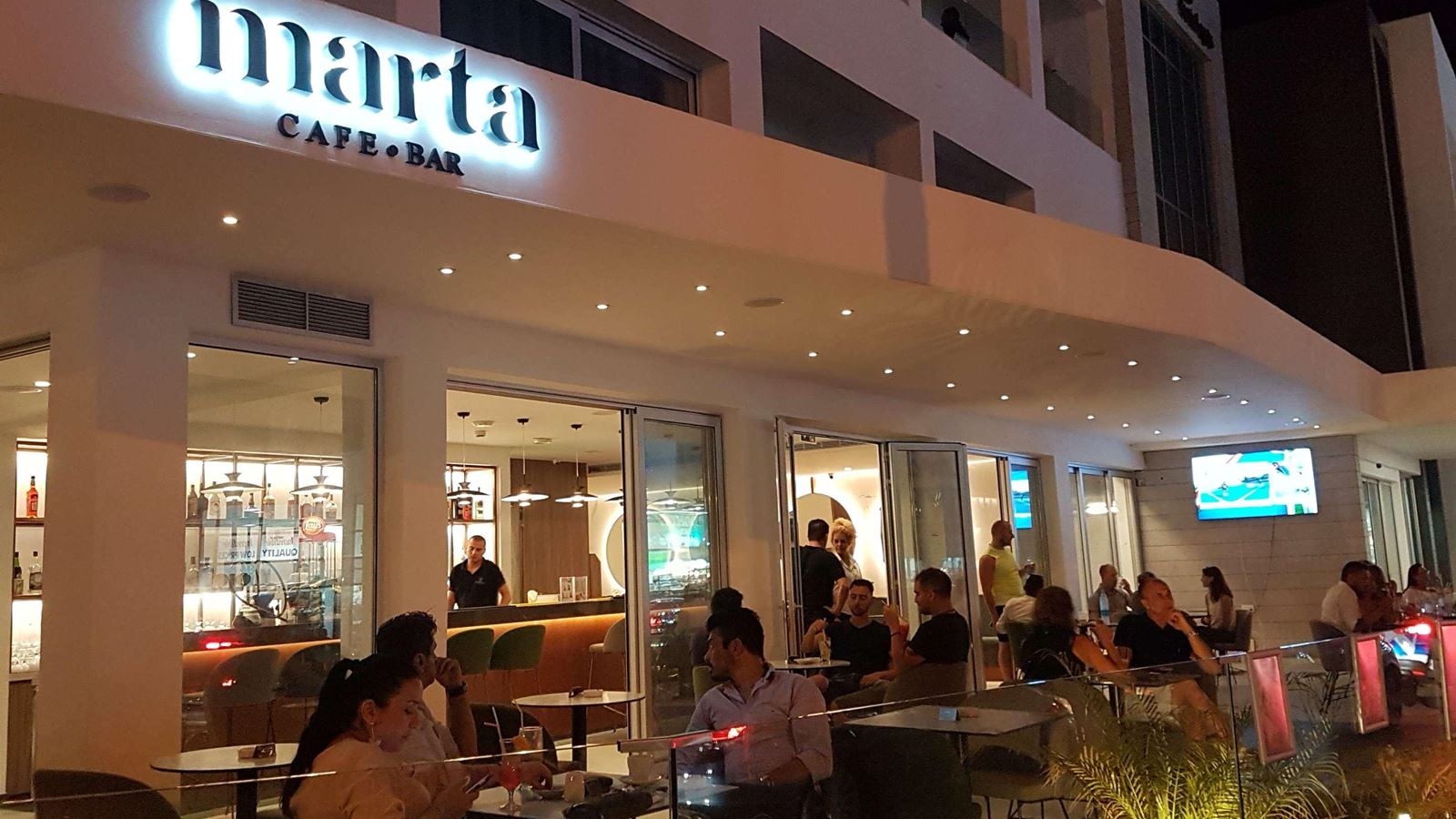 restaurants-restaurants