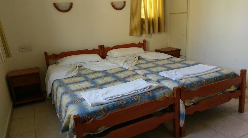 rooms-one-bedroom-apartment-inland-view