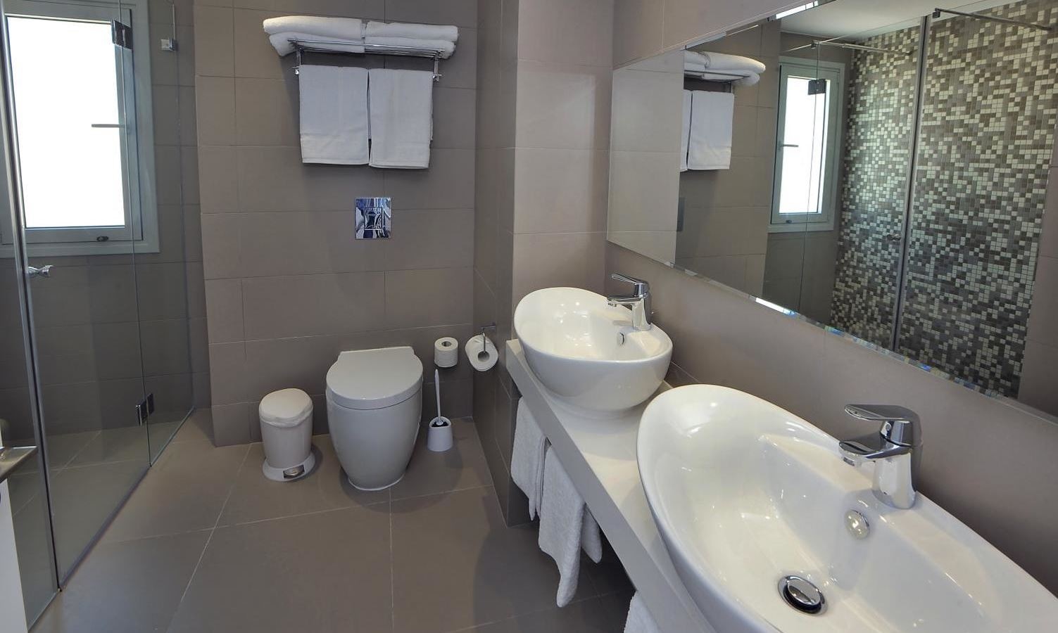 rooms-suite-family-seaview