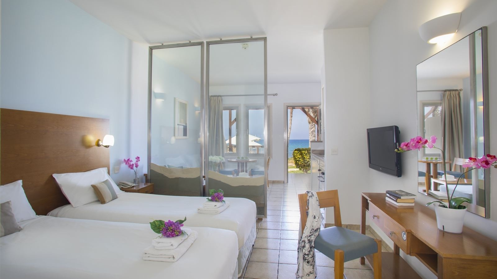 rooms-standard-studio-seaview-balcony-or-terrace