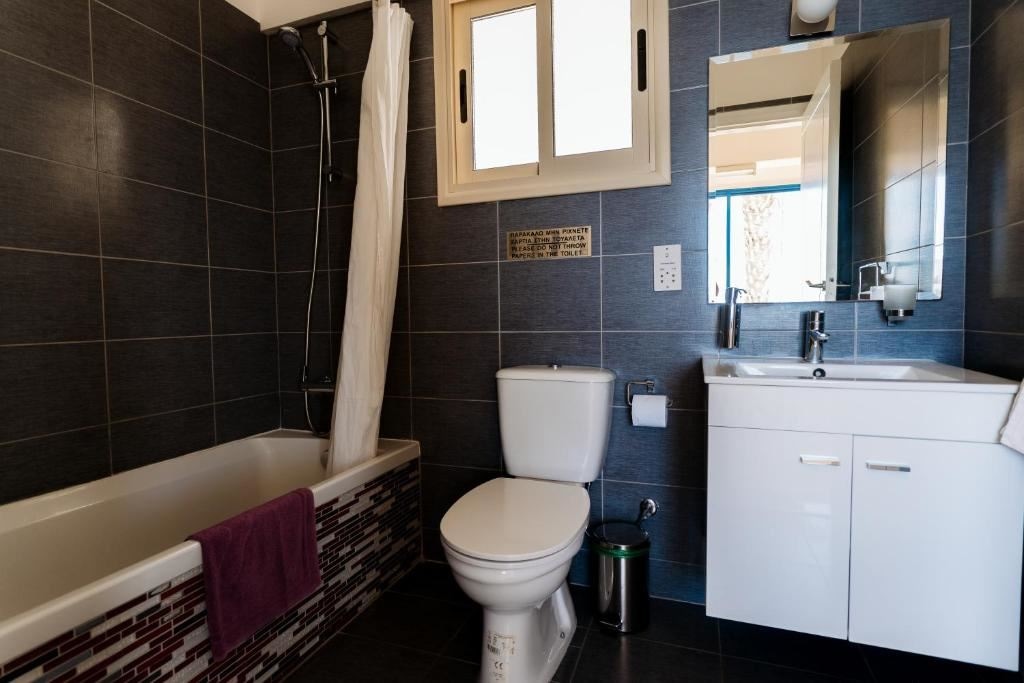 rooms-superior-studio-seaview-balcony