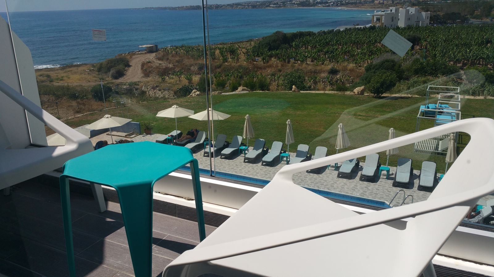 rooms-one-bedroom-suite-poolsea-view