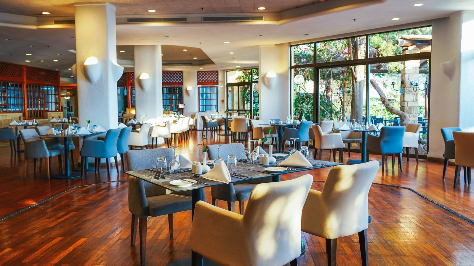 restaurants-restaurants