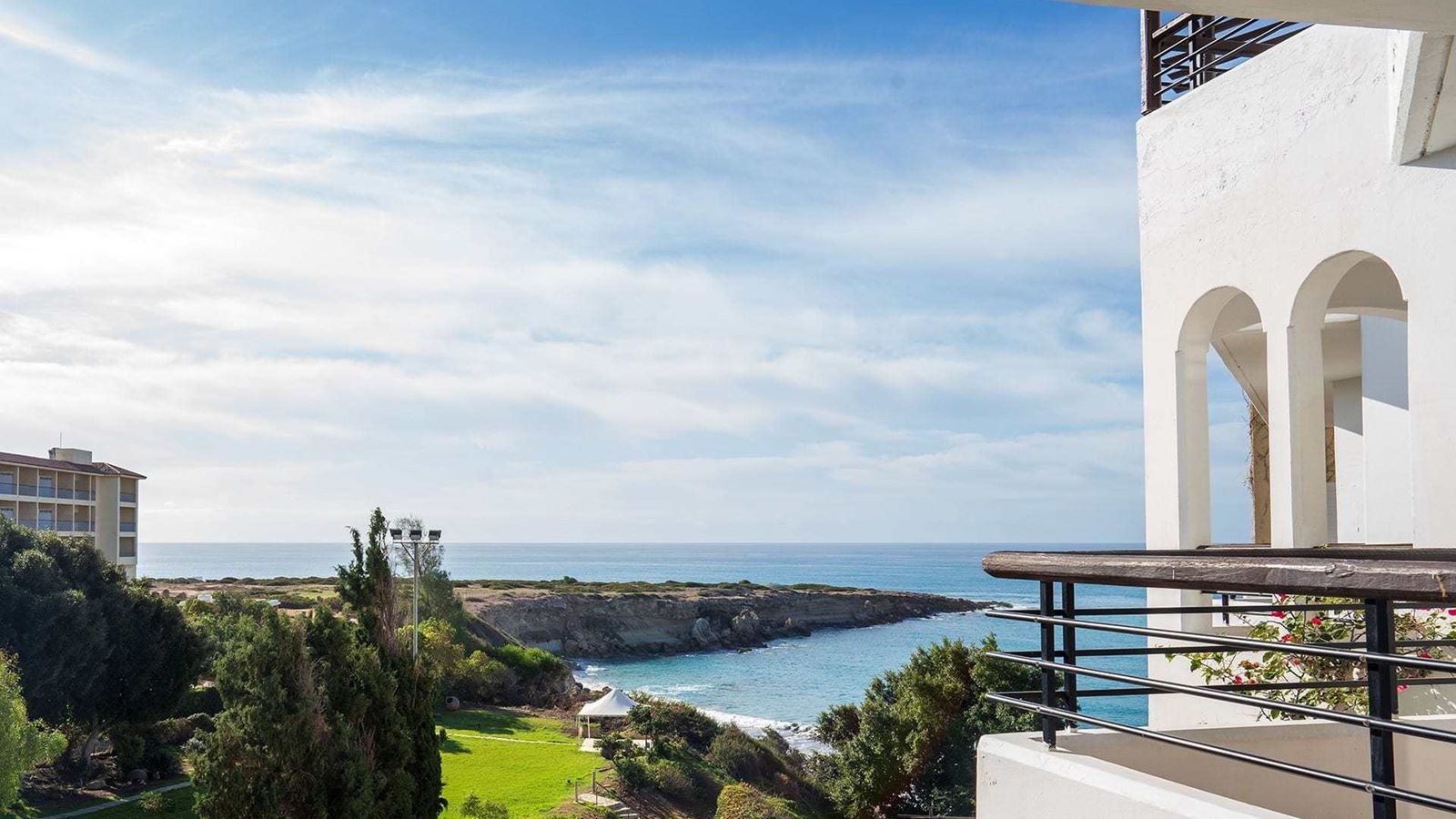 rooms-twin-standard-room-lateralseaview