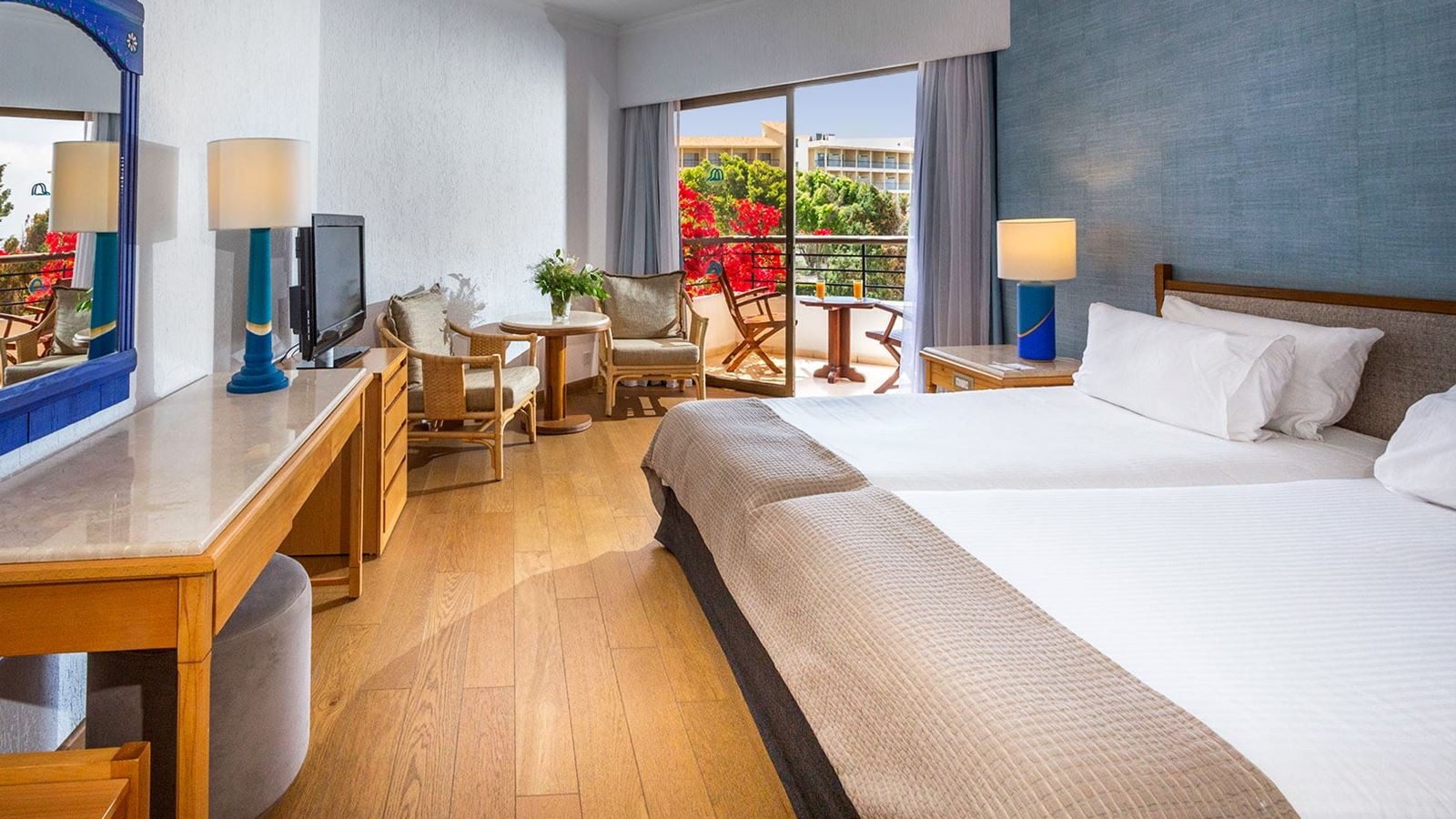 rooms-twin-standard-room-lateralseaview