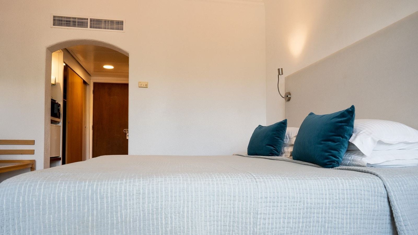 rooms-twin-standard-room-mountainview