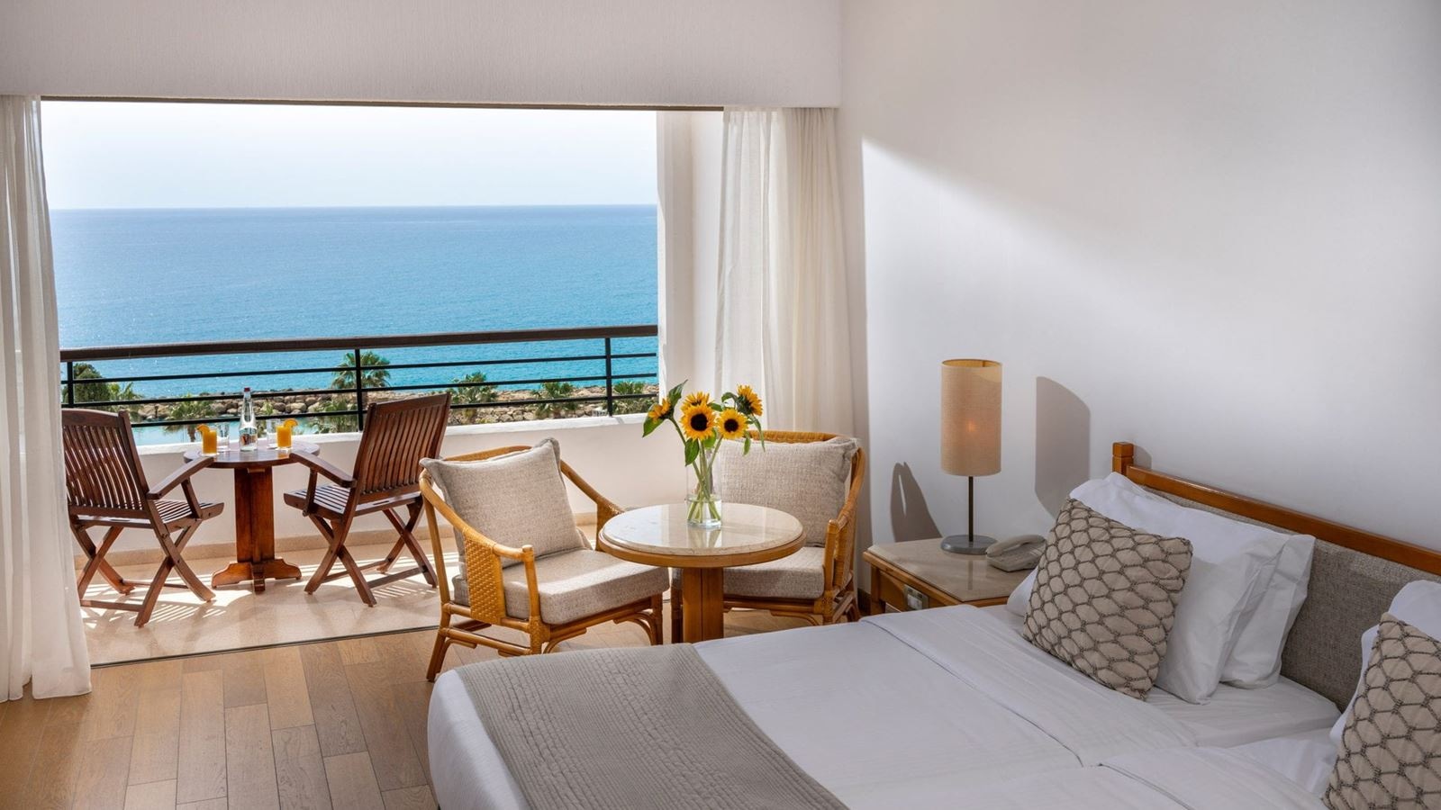 rooms-twin-standard-room-seaview