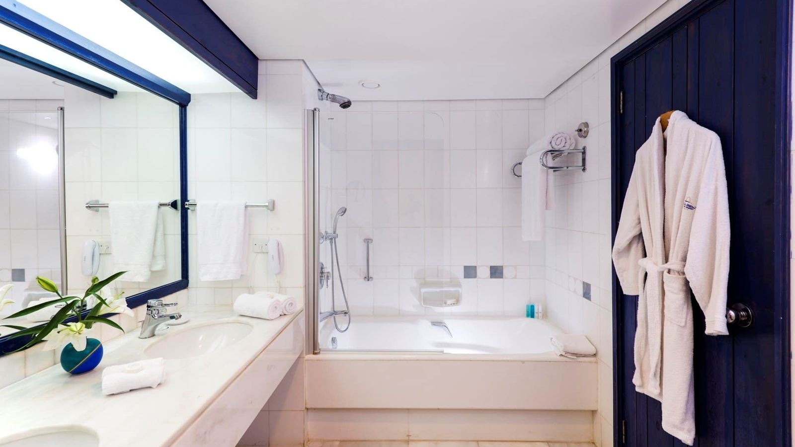 rooms-standard-studio-gardensea-view-balcony-or-terrace