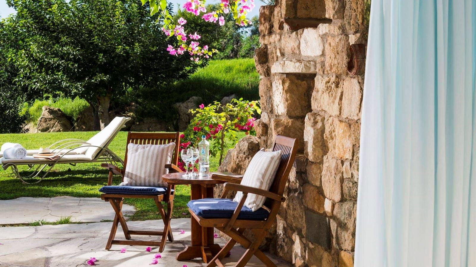 rooms-standard-studio-gardensea-view-balcony-or-terrace