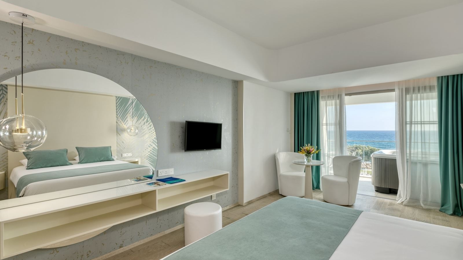rooms-standard-junior-suite-seaview-with-jacuzzi