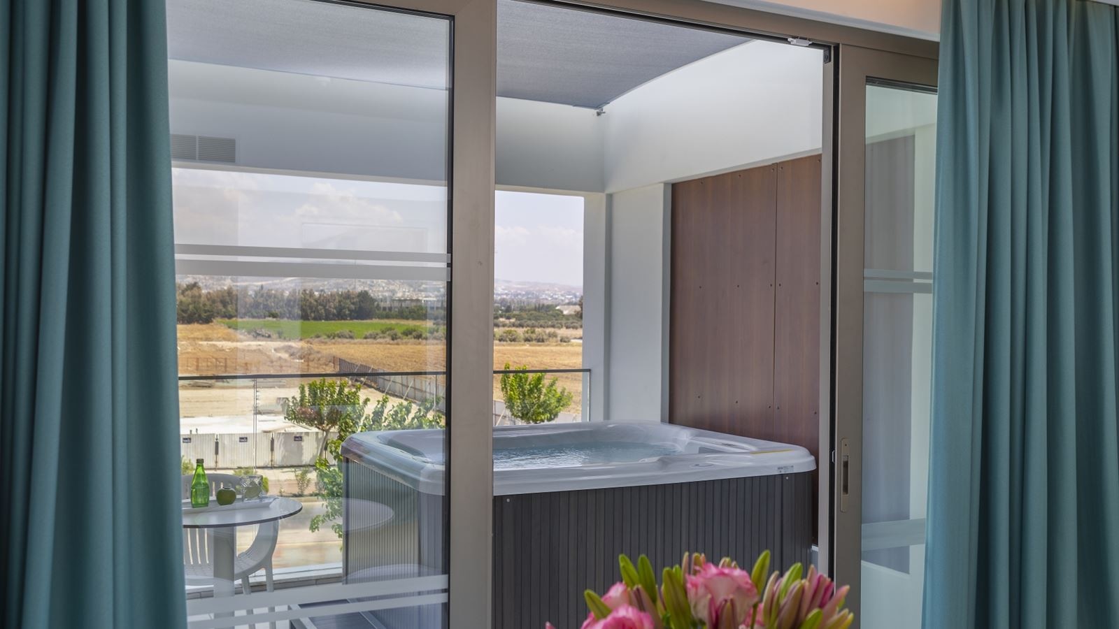 rooms-standard-junior-suite-with-jacuzzi