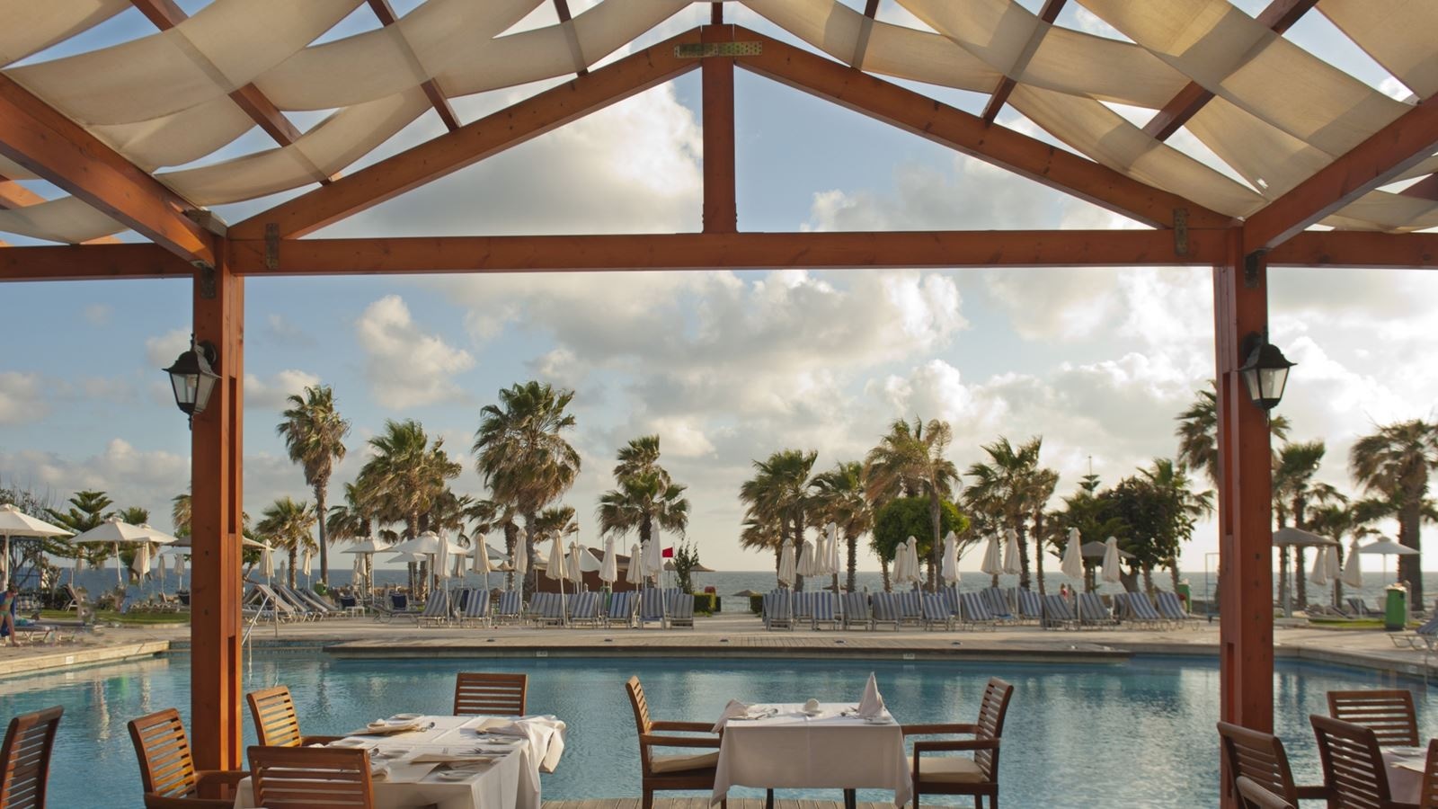 restaurants-pool-restaurant