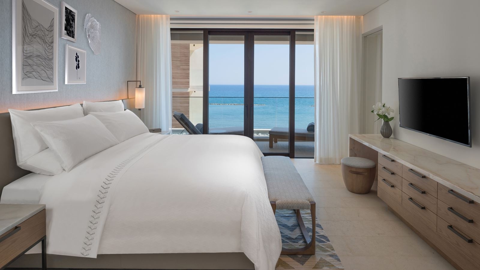 rooms-deluxe-grand-seaview-balcony-or-terrace