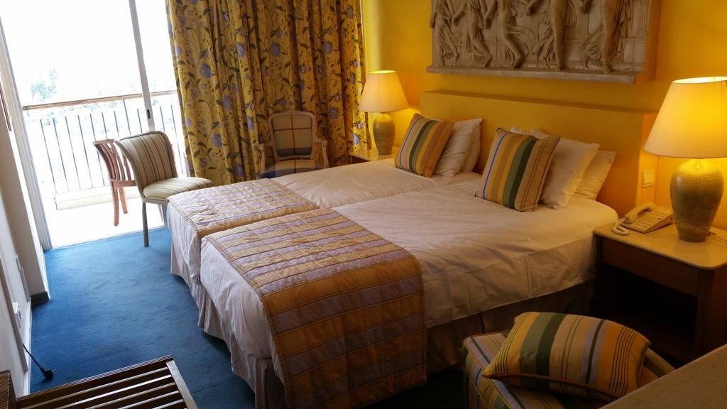 rooms-standard-room-lateral-sea-view