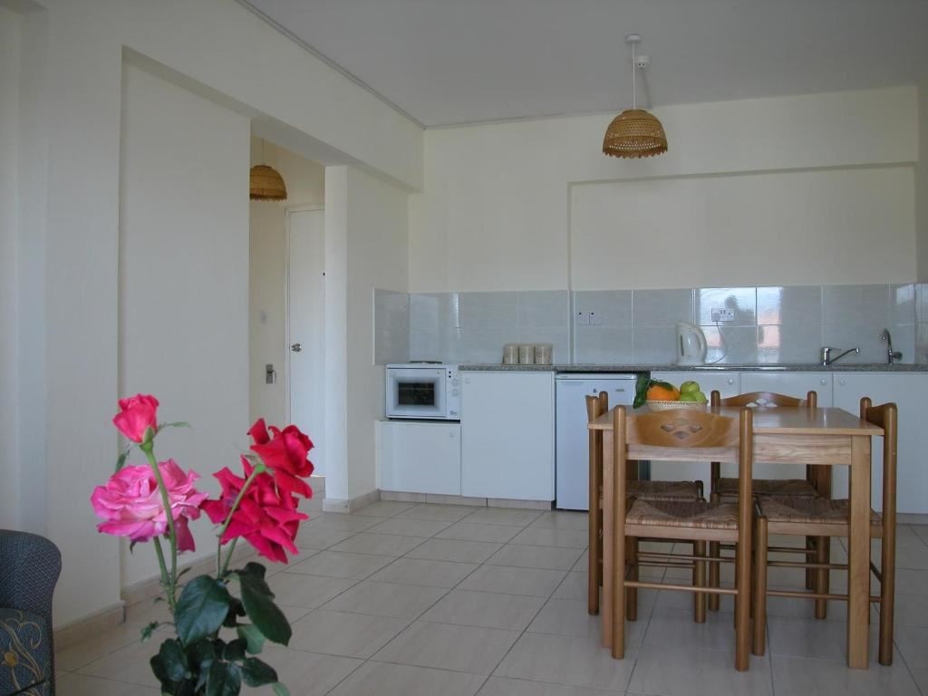 rooms-standard-apartment-pool-view-balcony