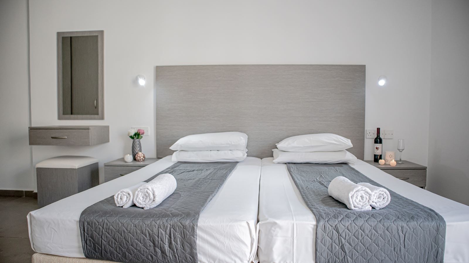 rooms-superior-studio-balcony-or-terrace