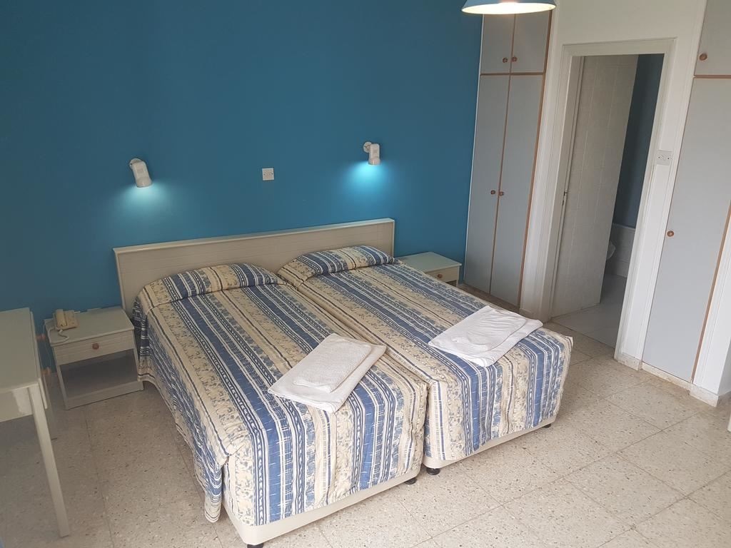 rooms-standard-studio-balcony-or-terrace