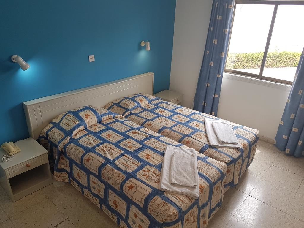 rooms-standard-studio-balcony-or-terrace