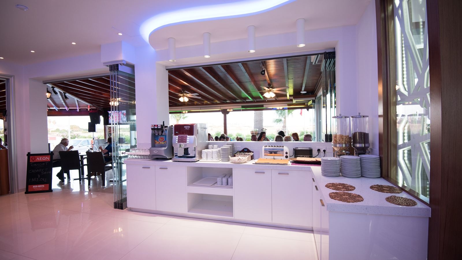 restaurants-restaurants