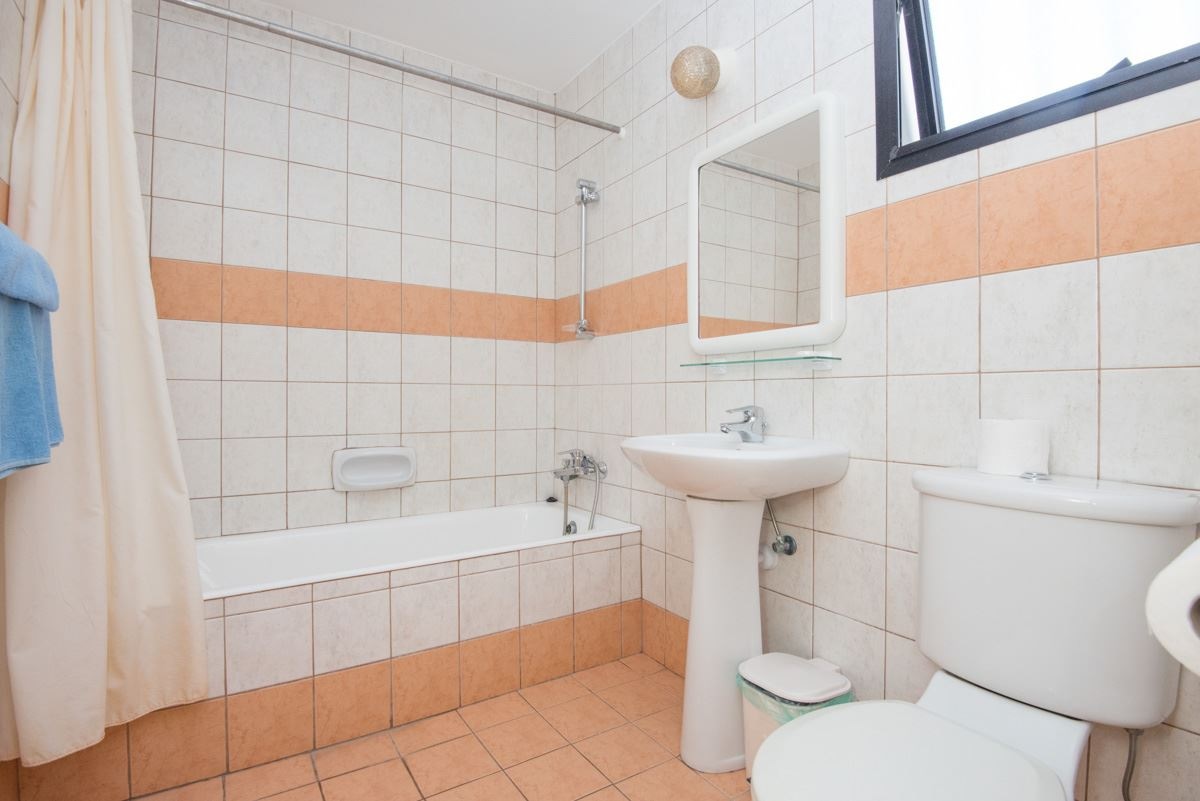 rooms-single-standard-room-gardenview-balcony-or-terrace