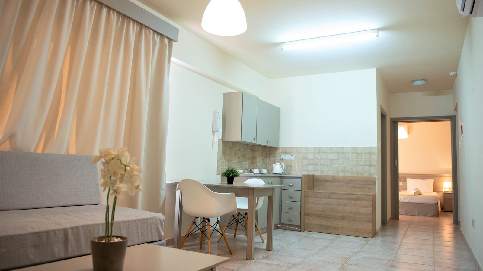 rooms-1-bedroom-standard-apartment-balcony