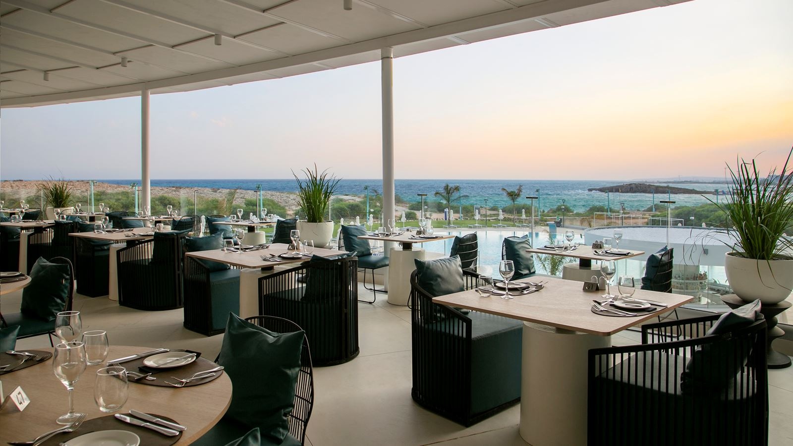 restaurants-mediterranean-buffet