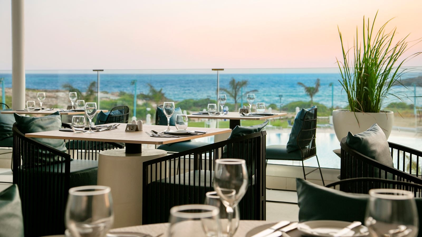 restaurants-mediterranean-buffet