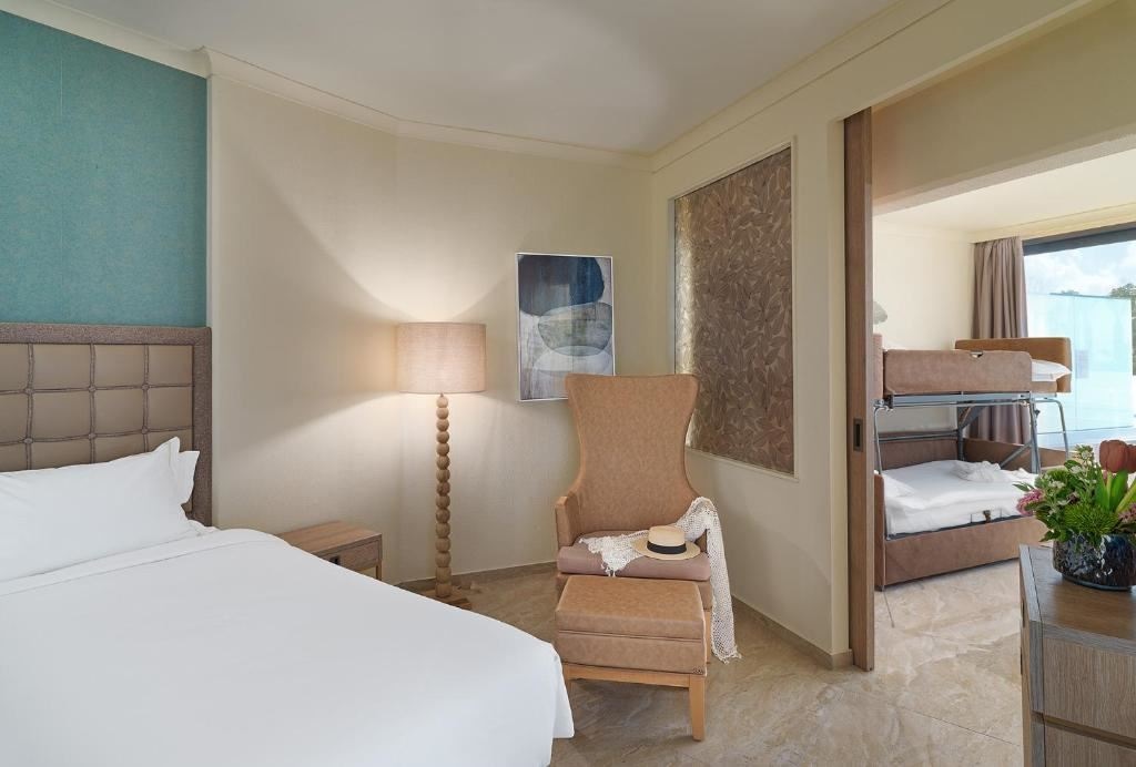 rooms-junior-suite-swimup