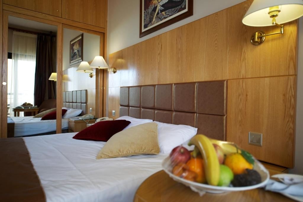 rooms-elegance-room-balcony