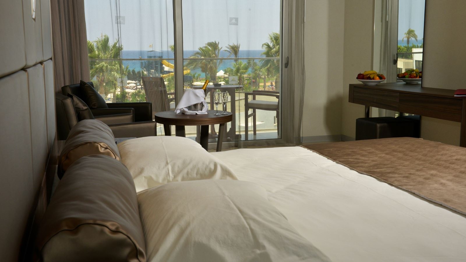 rooms-deluxe-sew-view