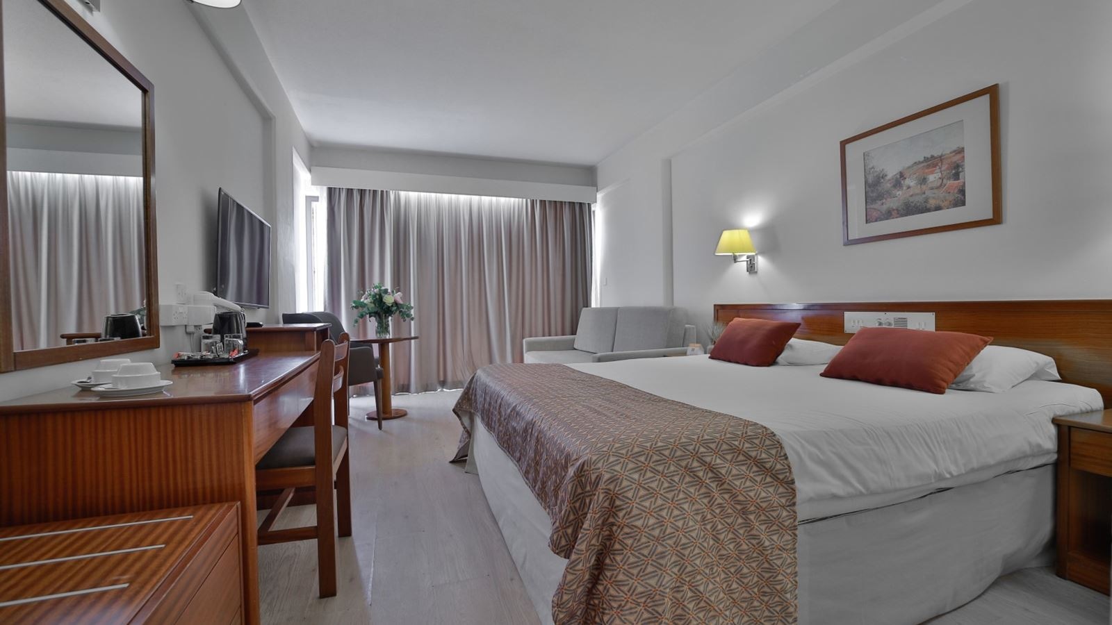 rooms-twin-superior-room-gardenpool-view-balcony