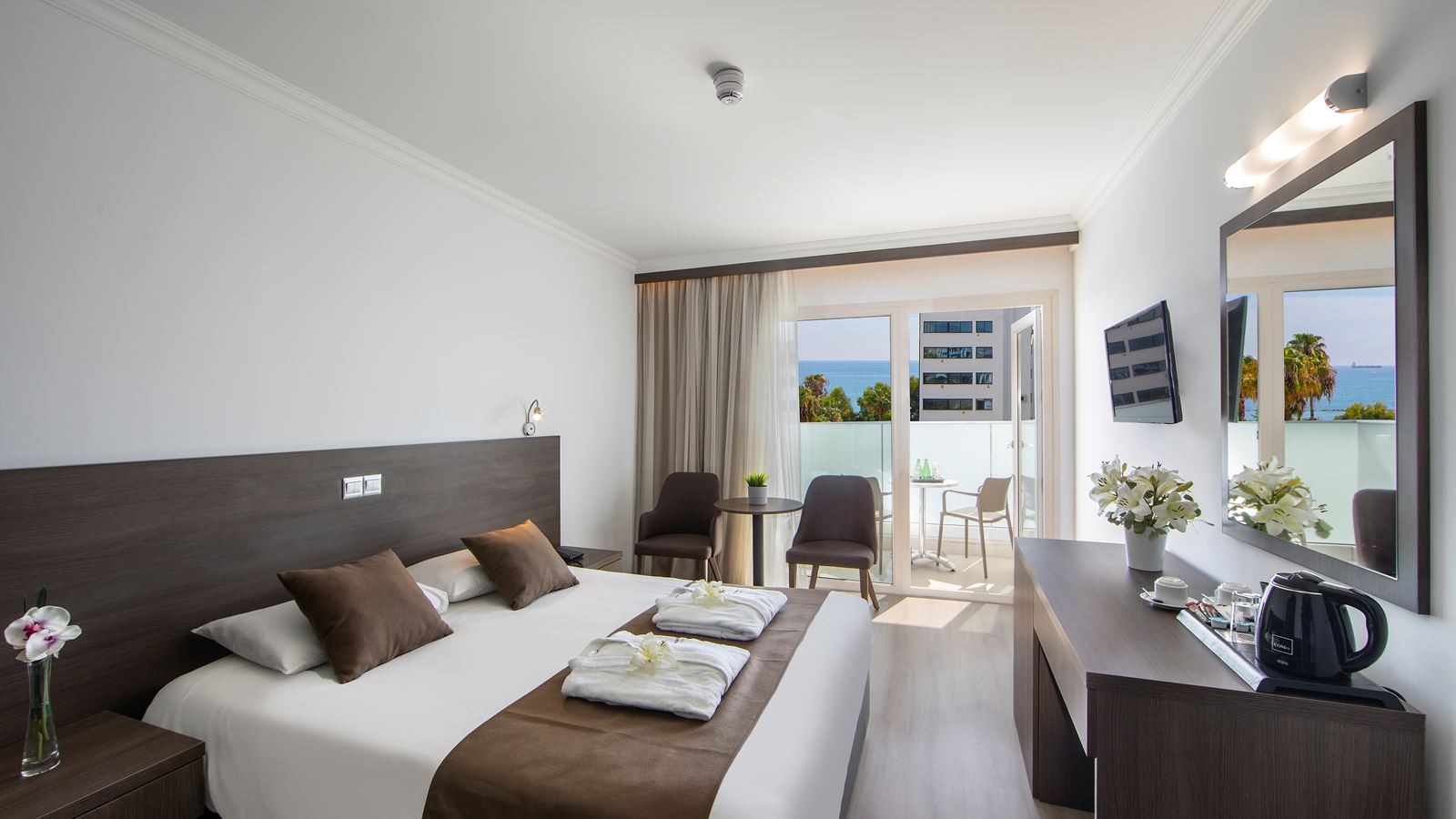 rooms-room-standard-balcony